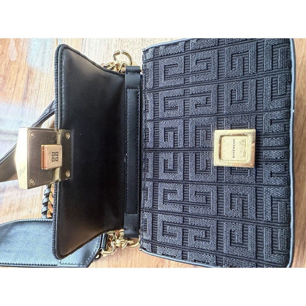 Authentic GIVENCHY 4G Small Chain Shoulder Crossbody Bag Black Leather - Picture 4 of 7